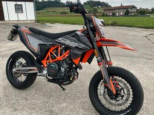 KTM SMC R 690