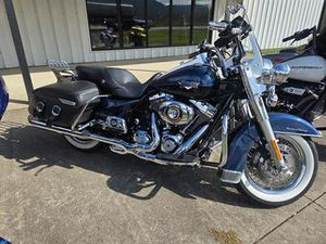 2012 HARLEY-DAVIDSON ROAD KING® CLASSIC
