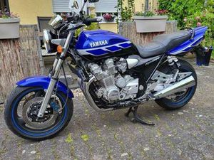 YAMAHA XJR 1300