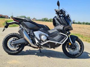 HONDA X-ADV - SOFORT VERFÜGBAR - MIT ZUBEHÖR