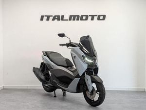 YAMAHA NMAX 125 TECH MAX WENIG KILOMETER