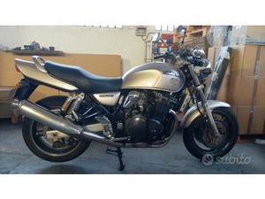 SUZUKI GSX 750