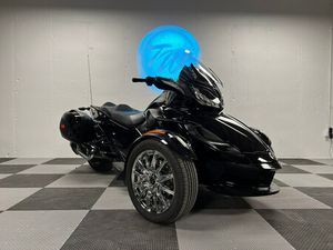 2013 CAN-AM SPYDER® ST LIMITED