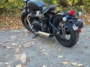 1200 BOBBER TRIUMPH