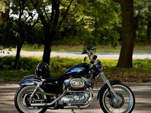 HARLEY DAVIDSON SPORTSTER 883 XLH