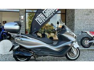VENDO PIAGGIO X10 350 IE EXECUTIVE (2011 - 17) USATA A OLEGGIO (CODICE 9839052) - MOTO.IT
