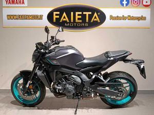 VENDO YAMAHA MT-09 Y-AMT (2024 - 25) USATA A ROMA (CODICE 9840010) - MOTO.IT
