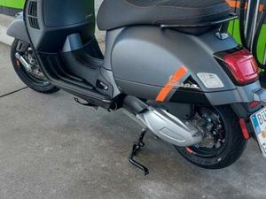 VESPA GTS SUPER SPORT 300