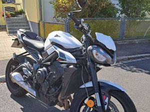 TRIUMPH STREET TRIPLE R