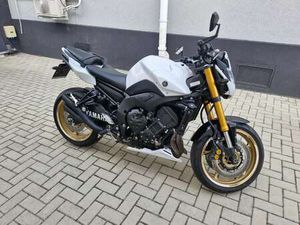 YAMAHA FZ 8