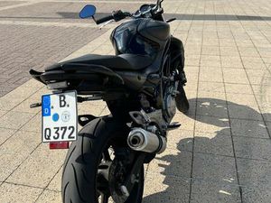 SUZUKI SFV 650 GLADIUS - MATT/SCHWARZ - A2 MOTORRAD (48 PS)
