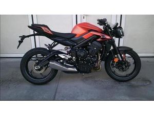 VENDO TRIUMPH STREET TRIPLE 765 R A2 (2024 - 25) NUOVA A BERGAMO (CODICE 9825606) - MOTO.IT
