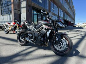 2022 TRIUMPH STREET TRIPLE R