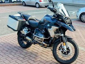 BMW R 1250 GS TRIPLE BLACK NERO