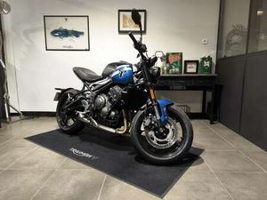 TRIUMPH TRIDENT 660