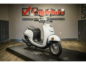 2017 HONDA® METROPOLITAN