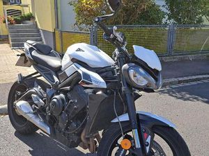 TRIUMPH STREET TRIPLE R