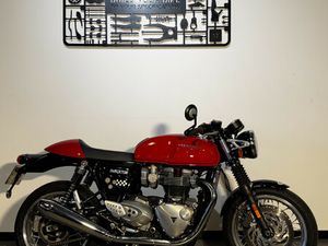 TRIUMPH THRUXTON 1200