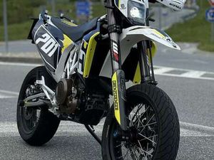HUSQVARNA 701 SUPERMOTO MOTARD