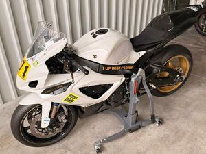SUZUKI GSX R750 K7 RENNSTRECKE