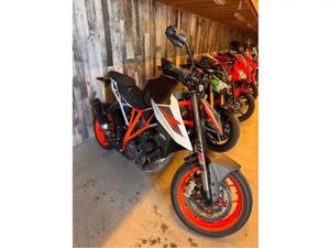 2017 KTM 1290 SUPERDUKE R