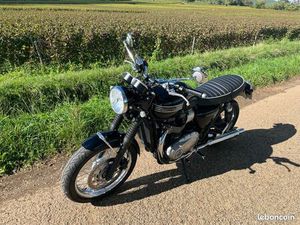 TRIUMPH BONNEVILLE T100