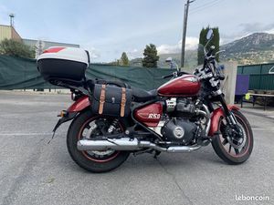 ROYAL ENFIELD SUPERMÉTEOR CELESTIA RED