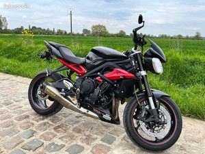 TRIUMPH STREET TRIPLE 675 R