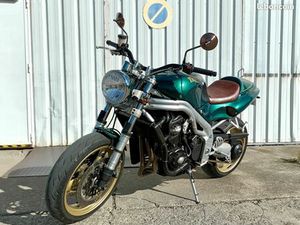 TRIUMPH SPEED TRIPLE