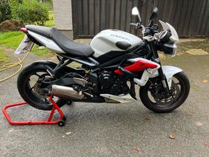 TRIUMPH STREET TRIPLE R 675