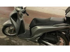 VENDO HONDA SH 125I (2017 - 19) USATA A ROMA (CODICE 9841263) - MOTO.IT