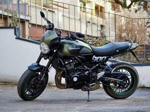 KAWASAKI Z900RS, MATTGRÜN, GEPFLEGT