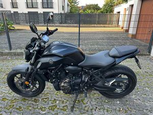 YAMAHA MT 07 TIEFERGELEGT