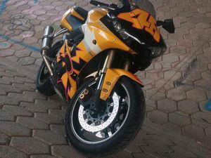 YAMAHA R6 ROSSI EDITION