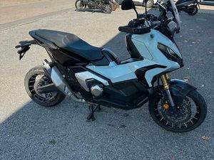 HONDA X-ADV 750 2024