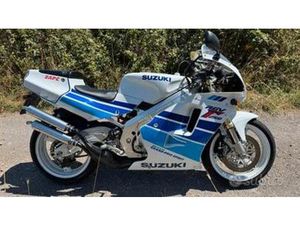 SUZUKI RGV 250