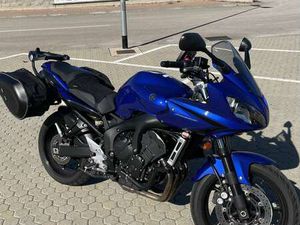 YAMAHA FZ 6 BORSE LATERALI BAULETTO E NAV. CARPLAY E PRESA US