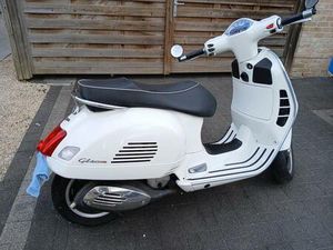 ② VESPA GTS 125