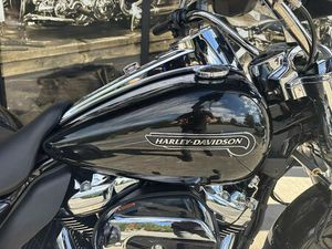 2017 HARLEY-DAVIDSON® FLRT - FREEWHEELER®