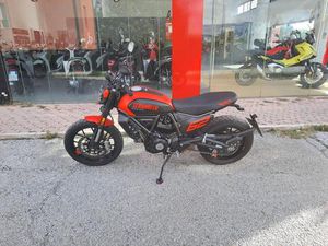 VENDO DUCATI SCRAMBLER 800 FULL THROTTLE (2023 - 24) USATA A PESARO (CODICE 9841451) - MOTO.IT