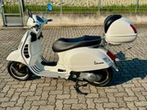 VESPA 300