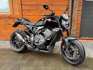 HONDA CB1000R BLACK EDITION + AKRAPOIVIC + SCHECKHEFT