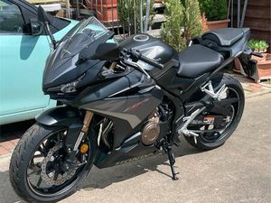 HONDA CBR 500R- NEUWERTIG IN SCHWARZ NUR 558KM!!!!!!