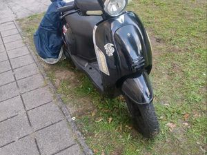 MOFA ROLLER ,BERMOTO 25 KM / H PAPIERE SPRINGT NICHT AN