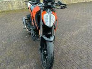 KTM DUKE 125