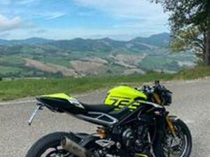 TRIUMPH STREET TRIPLE MOTO2 EDITION