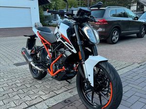 KTM DUKE 125 AKRAPOVIC POWERPARTS