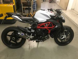 MV AGUSTA 800 BRUTALE