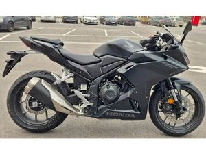 HONDA CBR500R ROT + SCHWARZ SOFORT VERFÜGBAR