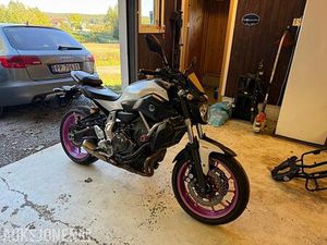 YAMAHA MT-07 GIVI VESKESETT MED TOPPBOKS